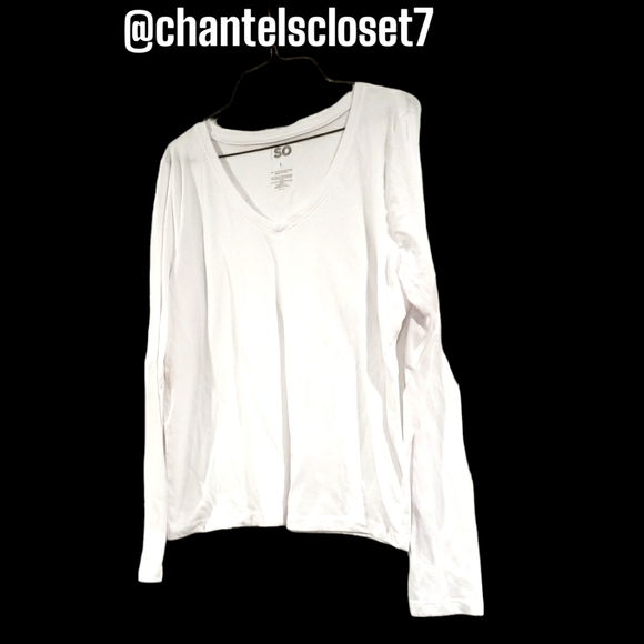 🏷2 For $20!!🏷SO Brand - White V-Neck Long Sleeve Shirt - Soft & Stretchy - Picture 2 of 6
